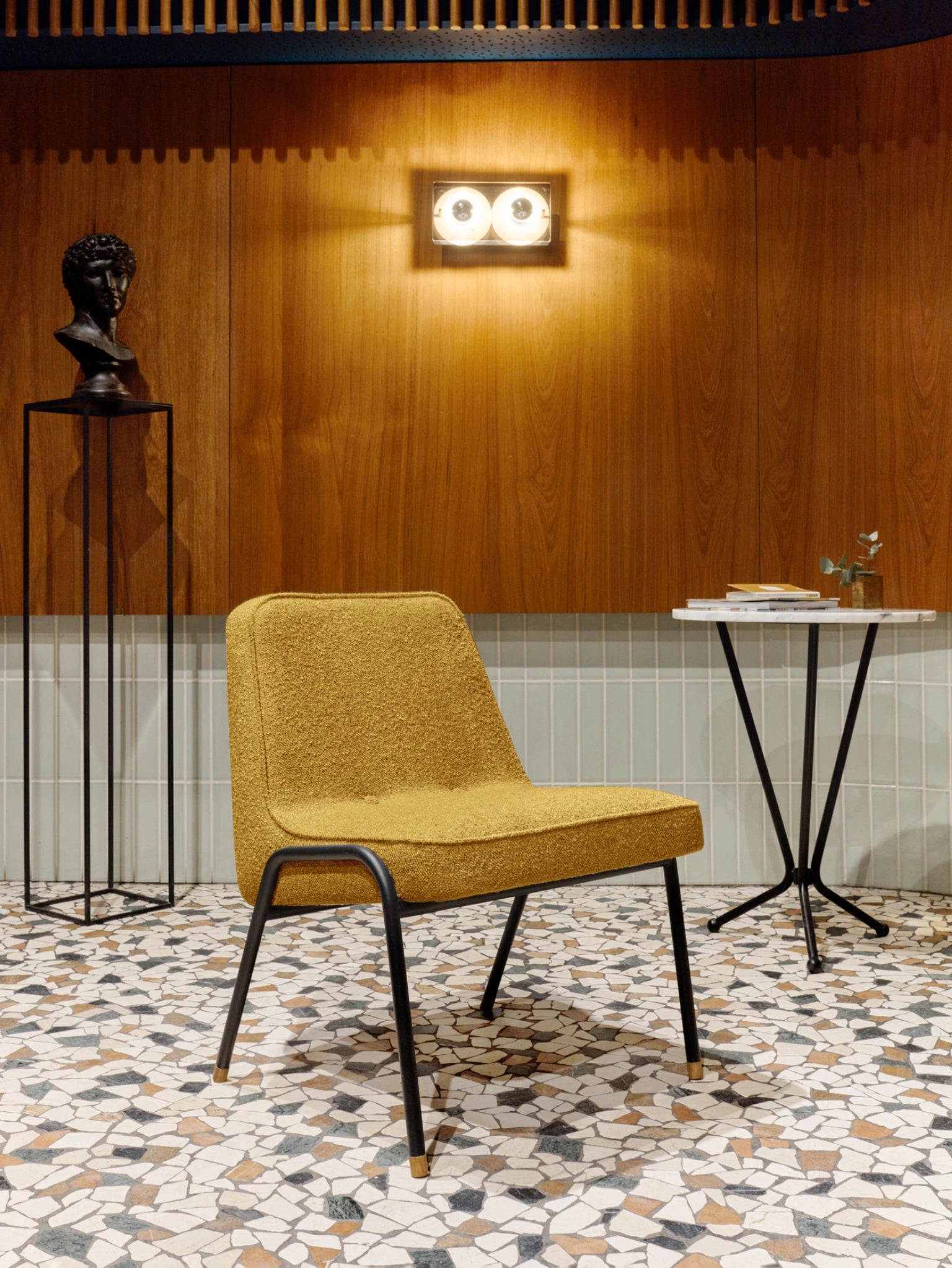 Fauteuil Club 366 Métal en tissu Boucle Creme