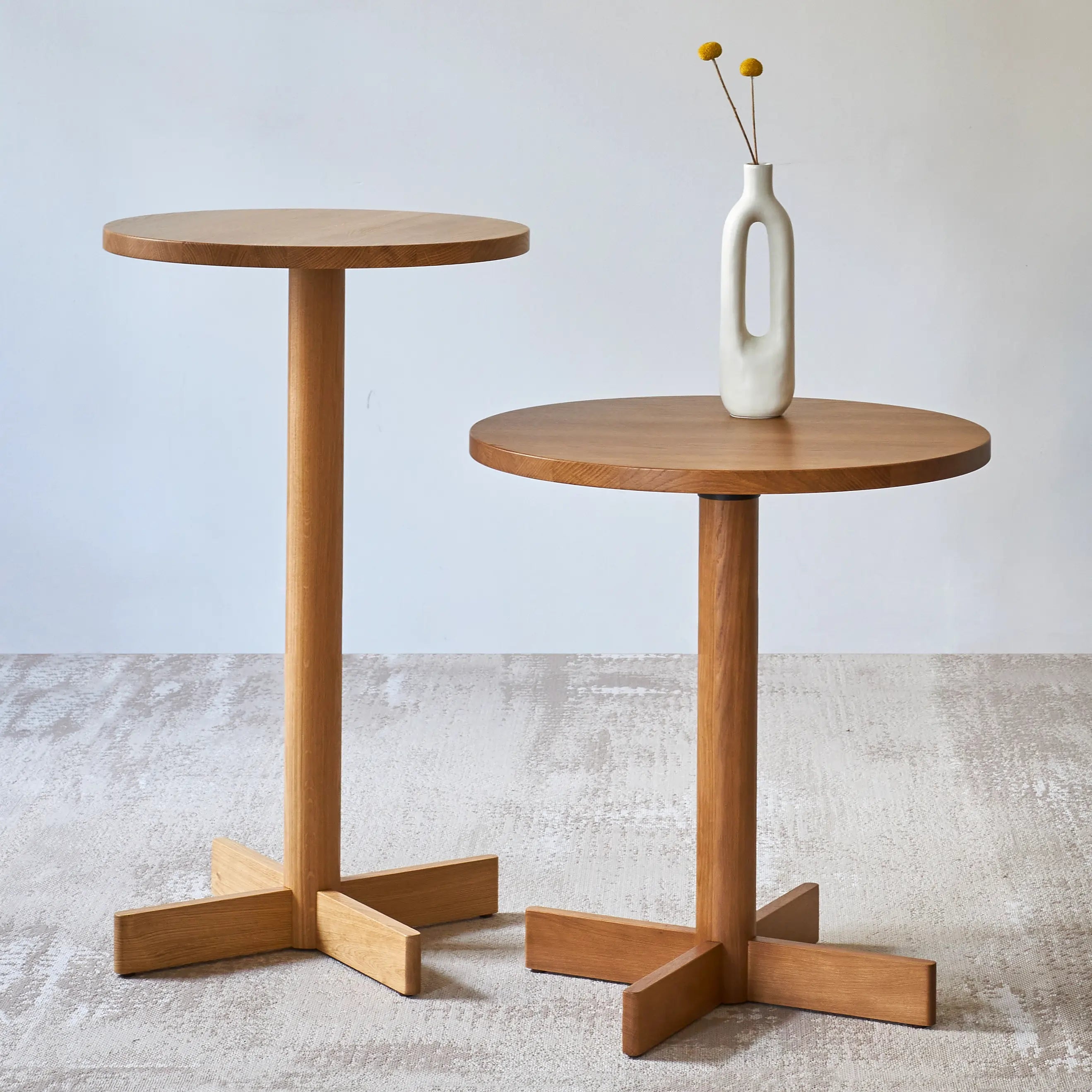 bistro_tables_detail_2.webp
