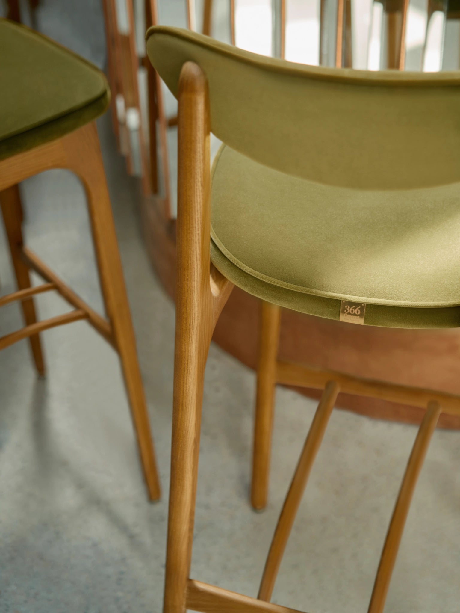 200-190 Bar Stool M/75 in Velvet Turtle