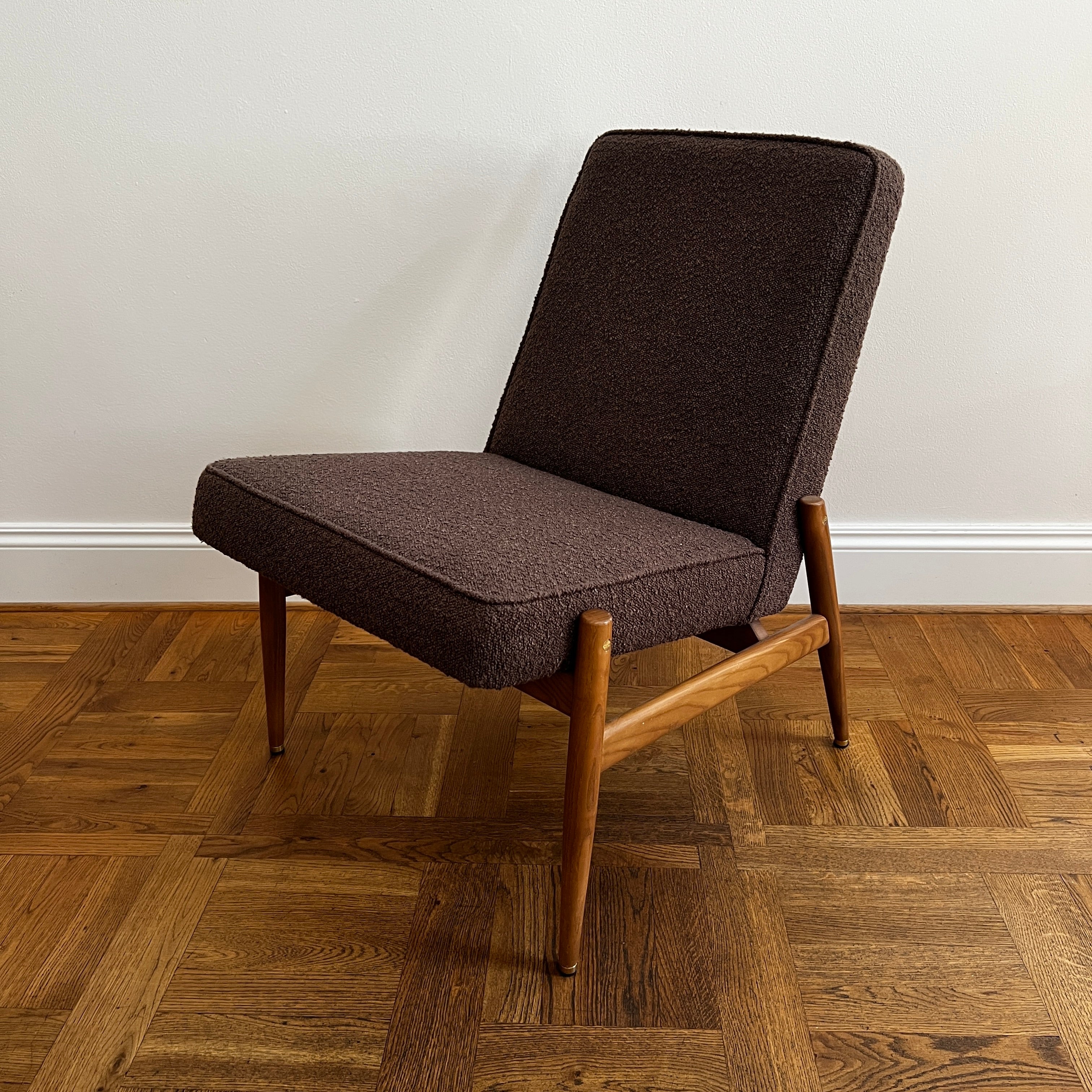 Outlet: Fox Club Chair in Boucle Chocolate