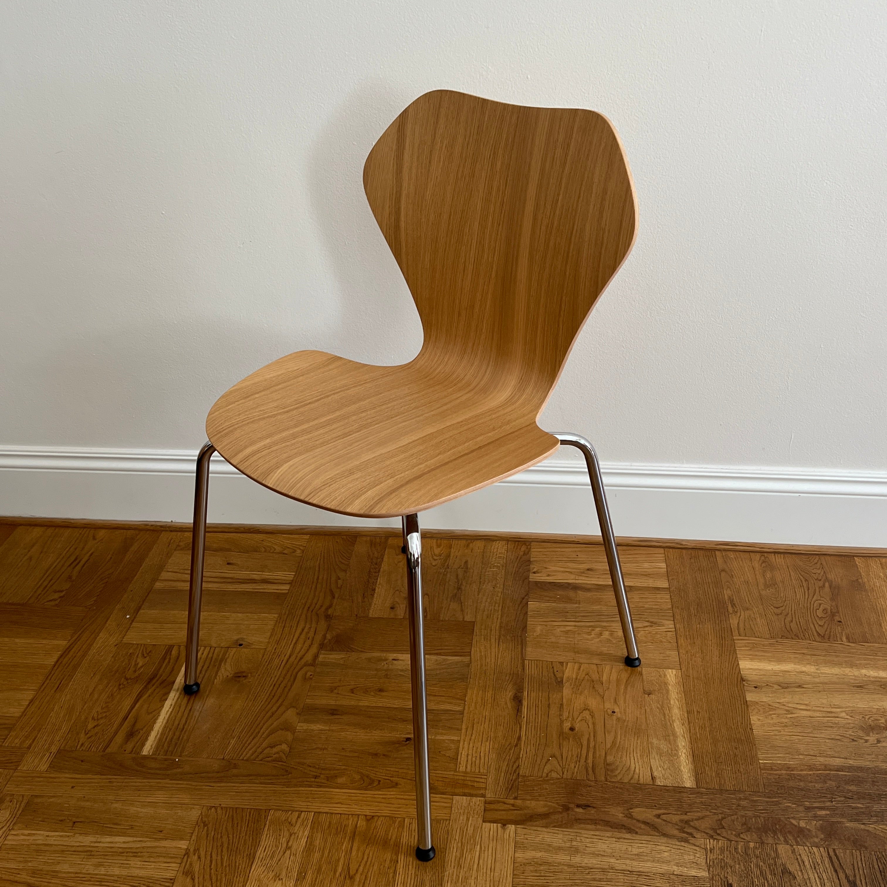 Outlet: KA237 Chair Classic Chrome in Natural Oak Finish