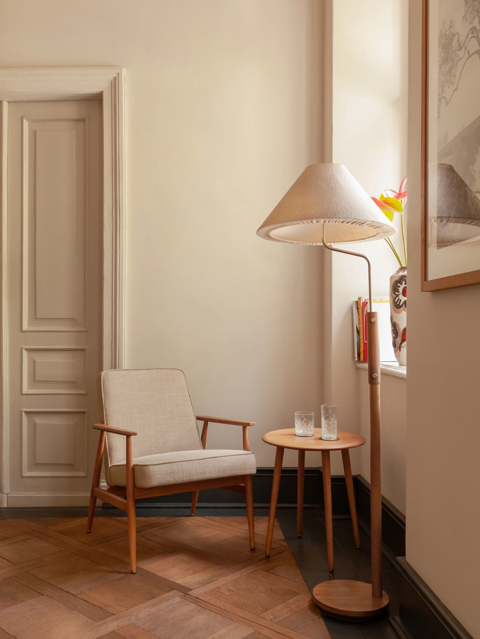 Fox Lounge Chair in Coco Creme