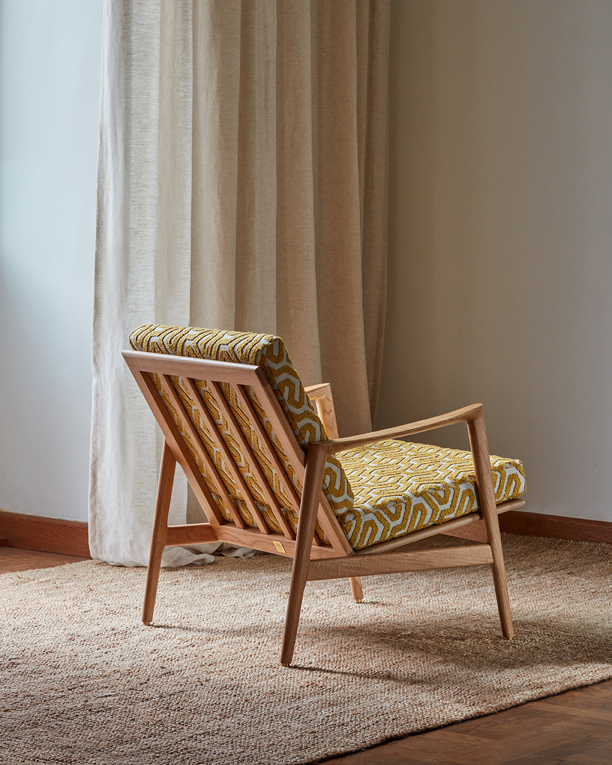 Fauteuil Stefan en tissu Coffee Mustard
